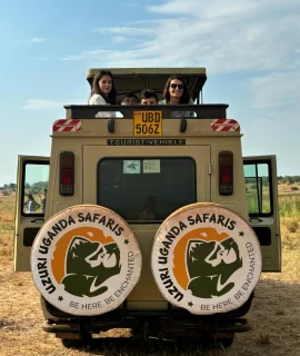 Uzuri Uganda Safaris vehicle
